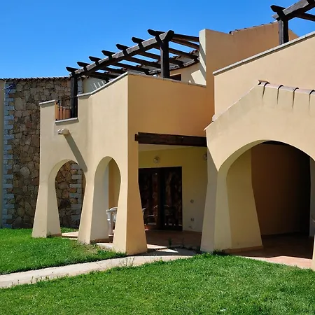 I Borghi Di Ottiolu Aparthotel 3*