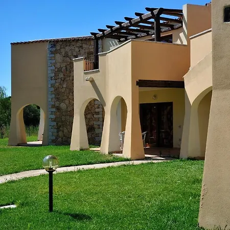 I Borghi Di Ottiolu Aparthotel *